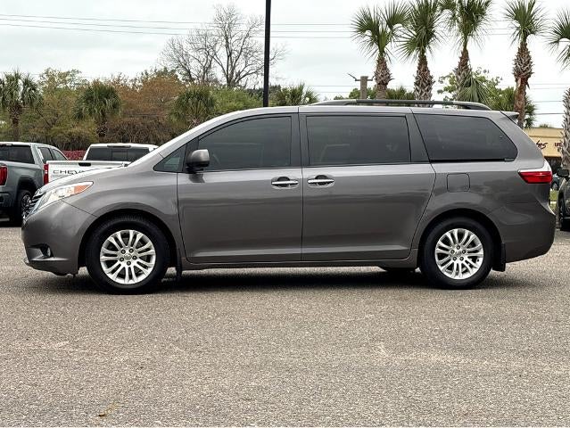 2016 Toyota Sienna XLE