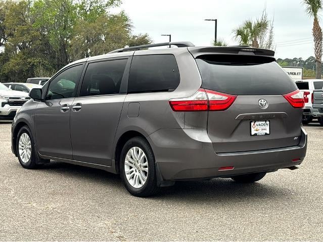 2016 Toyota Sienna XLE