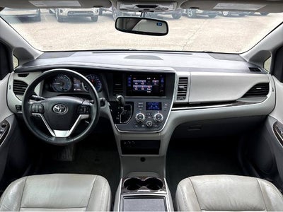 2016 Toyota Sienna XLE