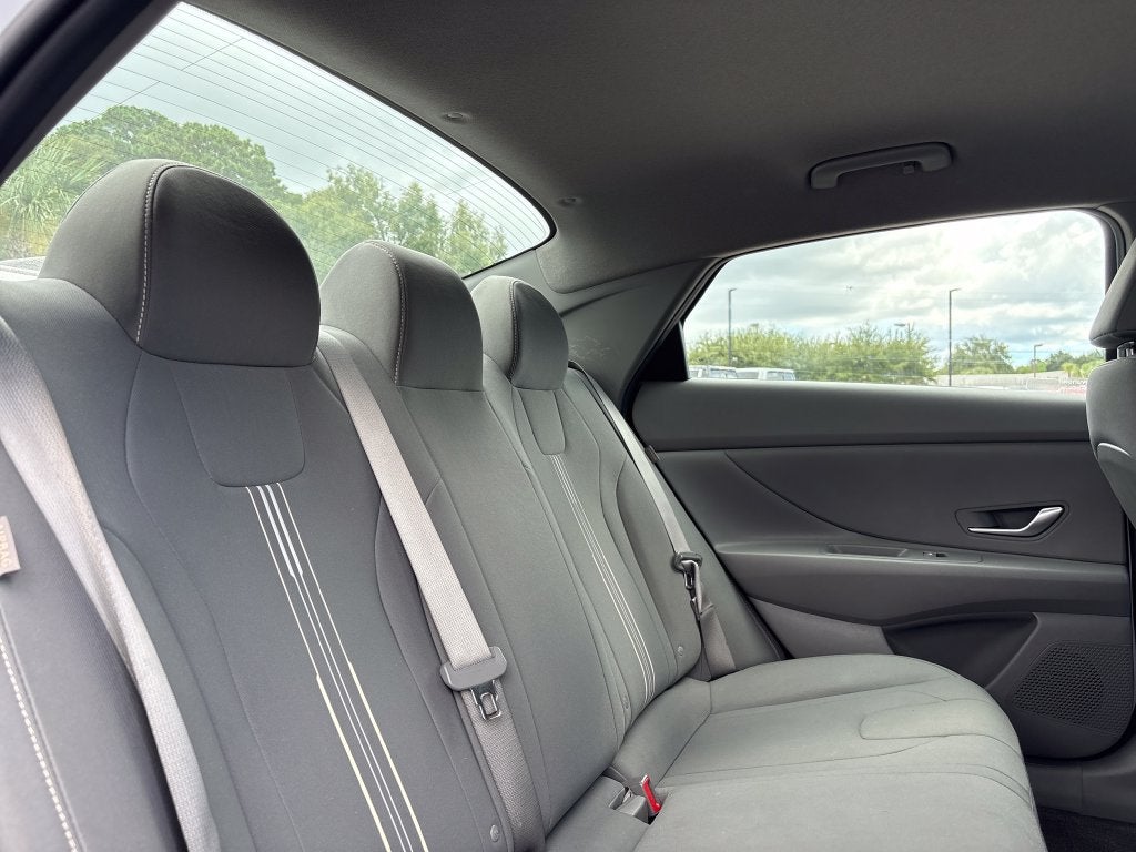2024 Hyundai Elantra Base