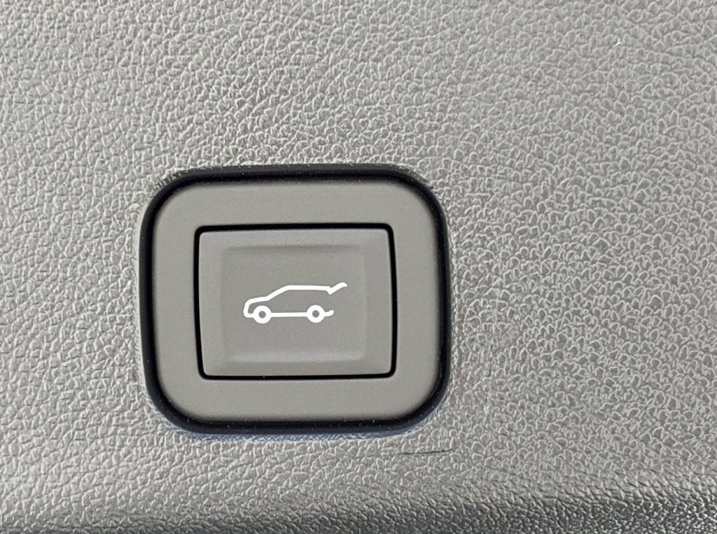 2027 Chevrolet Traverse Base