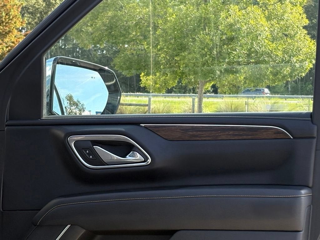 2023 Chevrolet Suburban Base