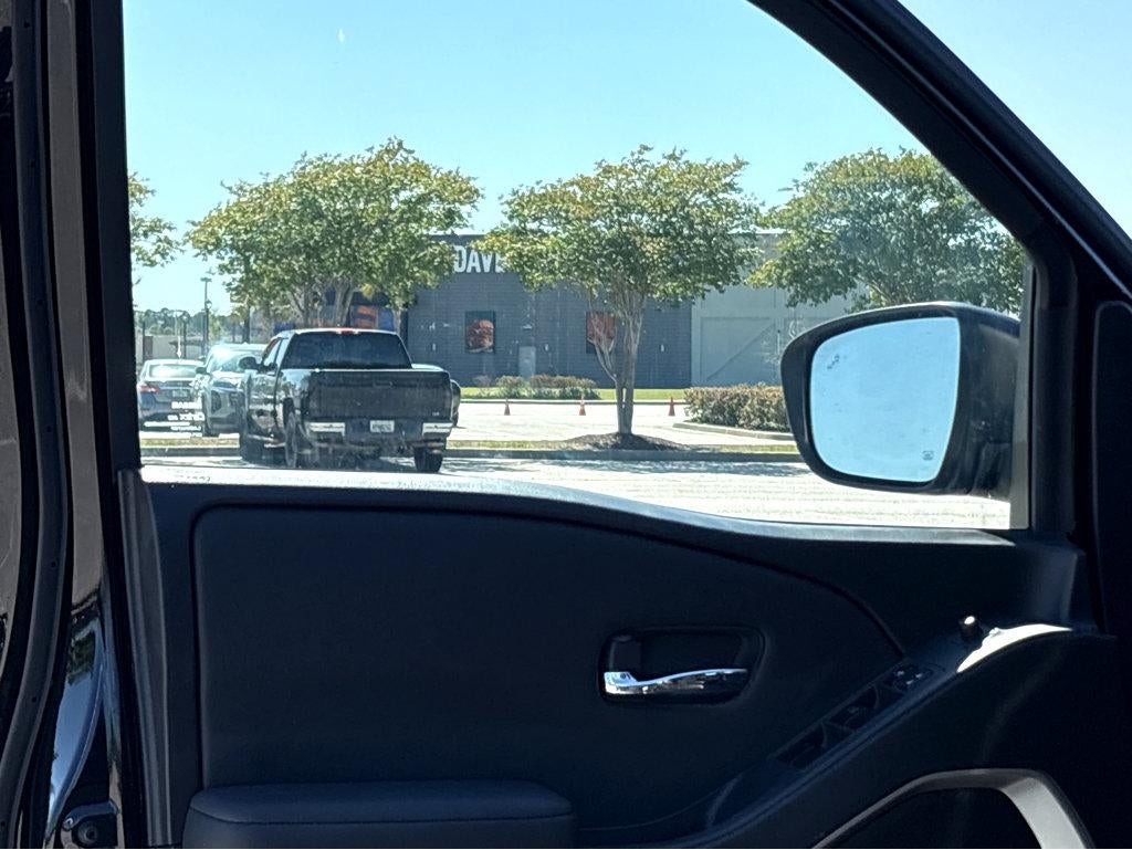 2024 Nissan Frontier SL
