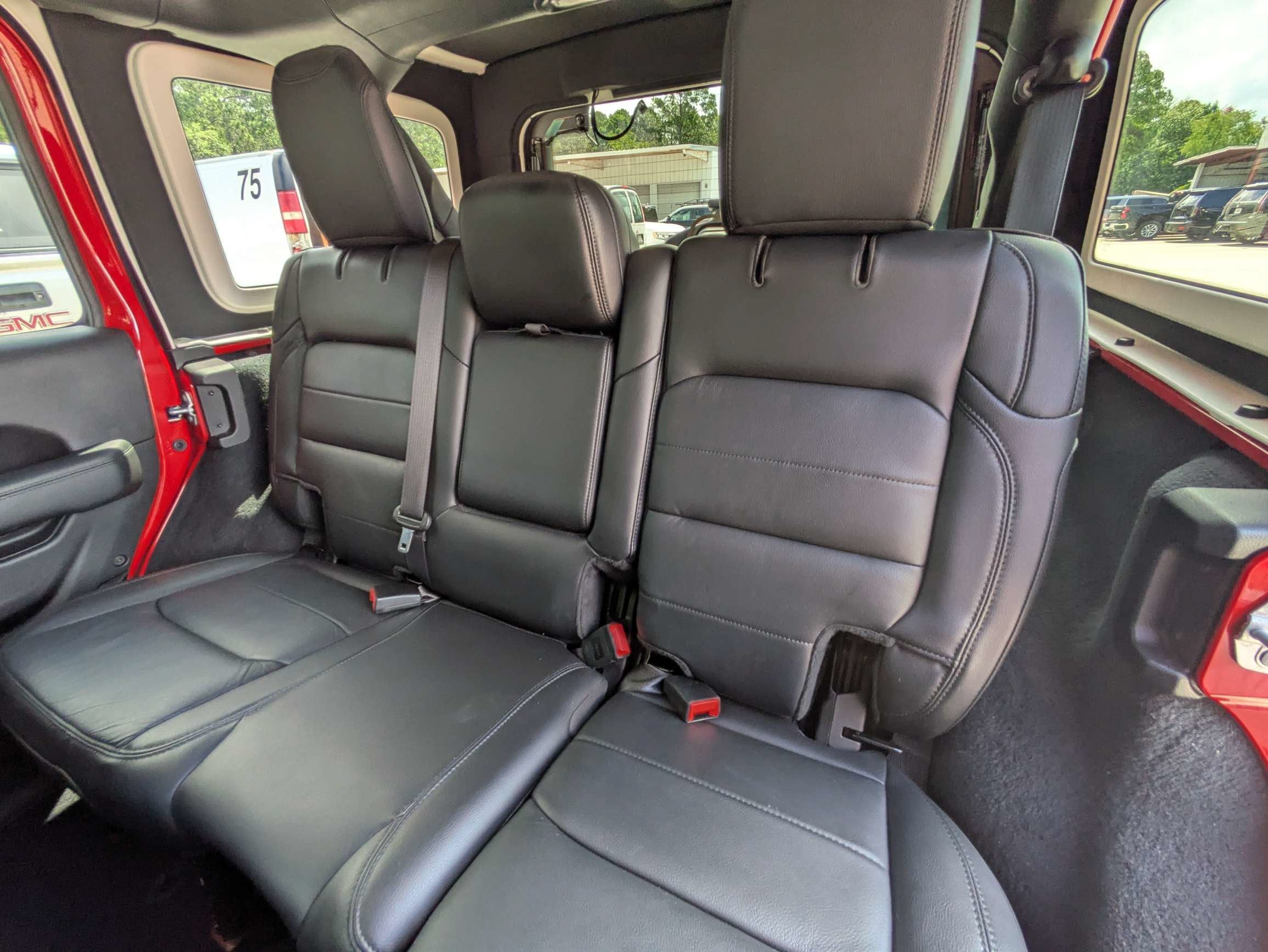 2019 Jeep Wrangler Unlimited Sahara Altitude 4x4