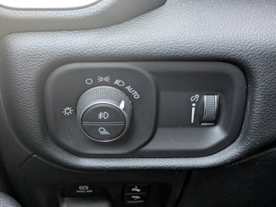 2022 RAM 1500 Big Horn Crew Cab 4x4 5'7" Box