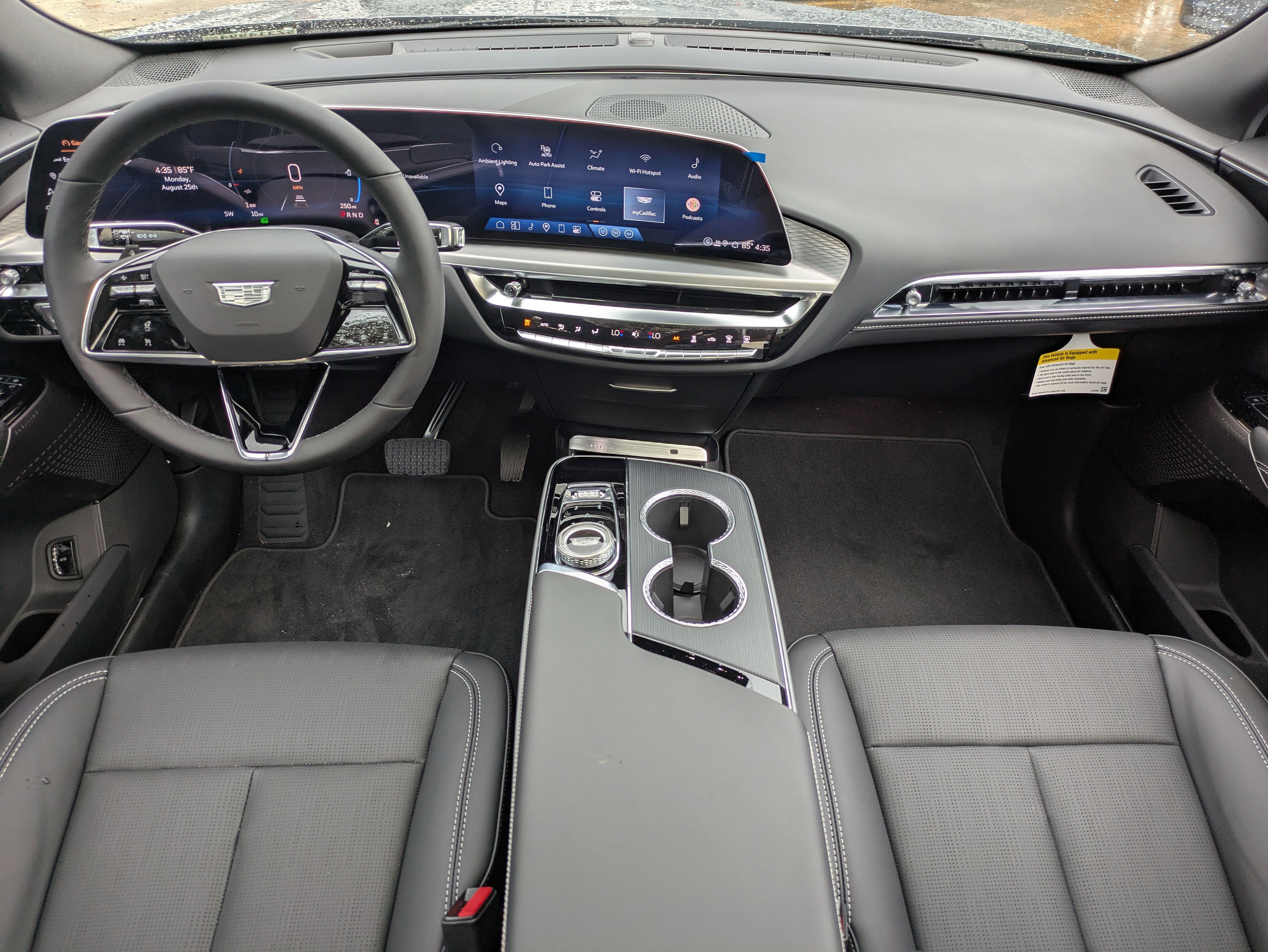 2025 Cadillac LYRIQ Luxury 1