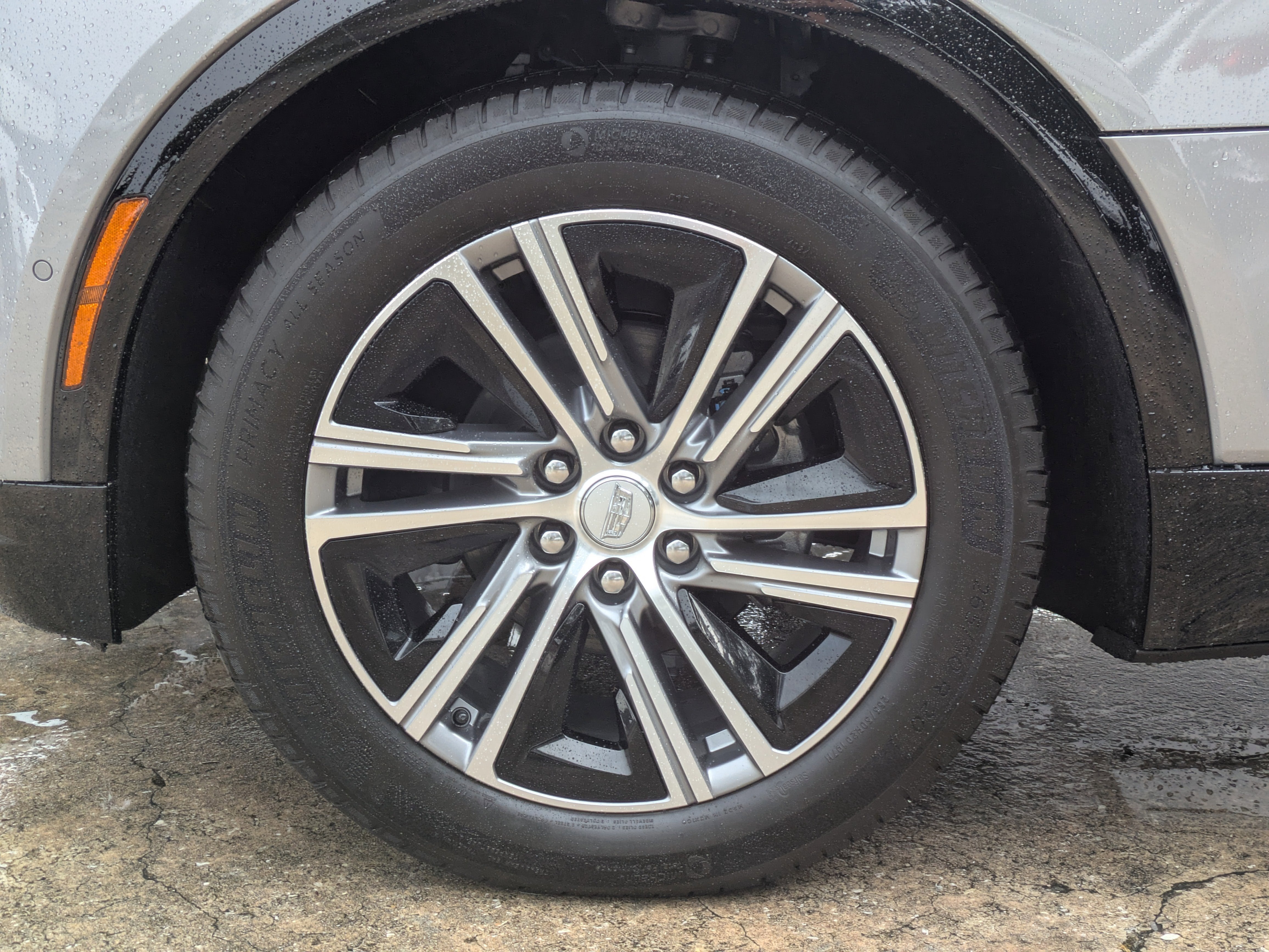 2025 Cadillac LYRIQ Luxury 1