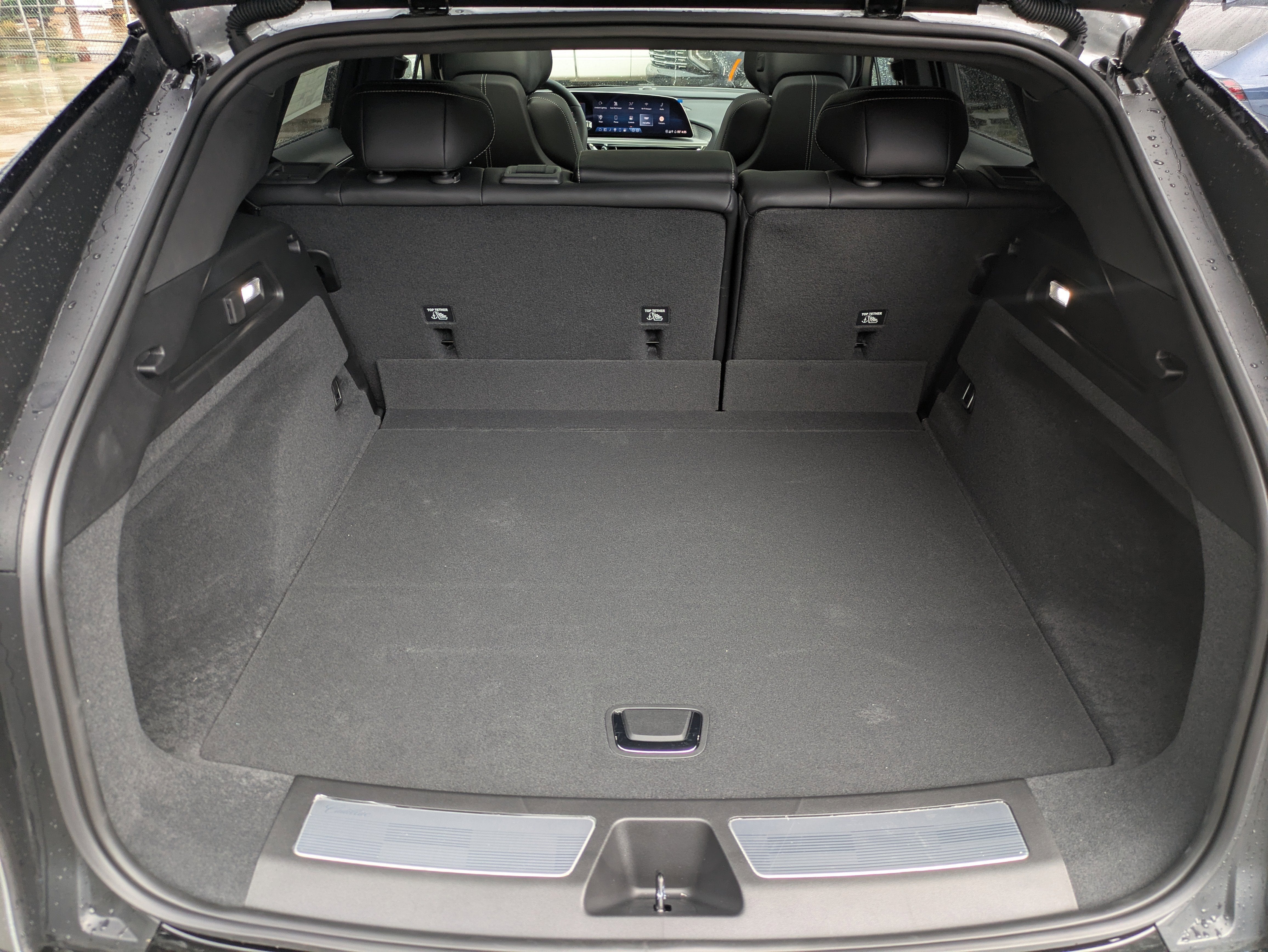 2025 Cadillac LYRIQ Luxury 1