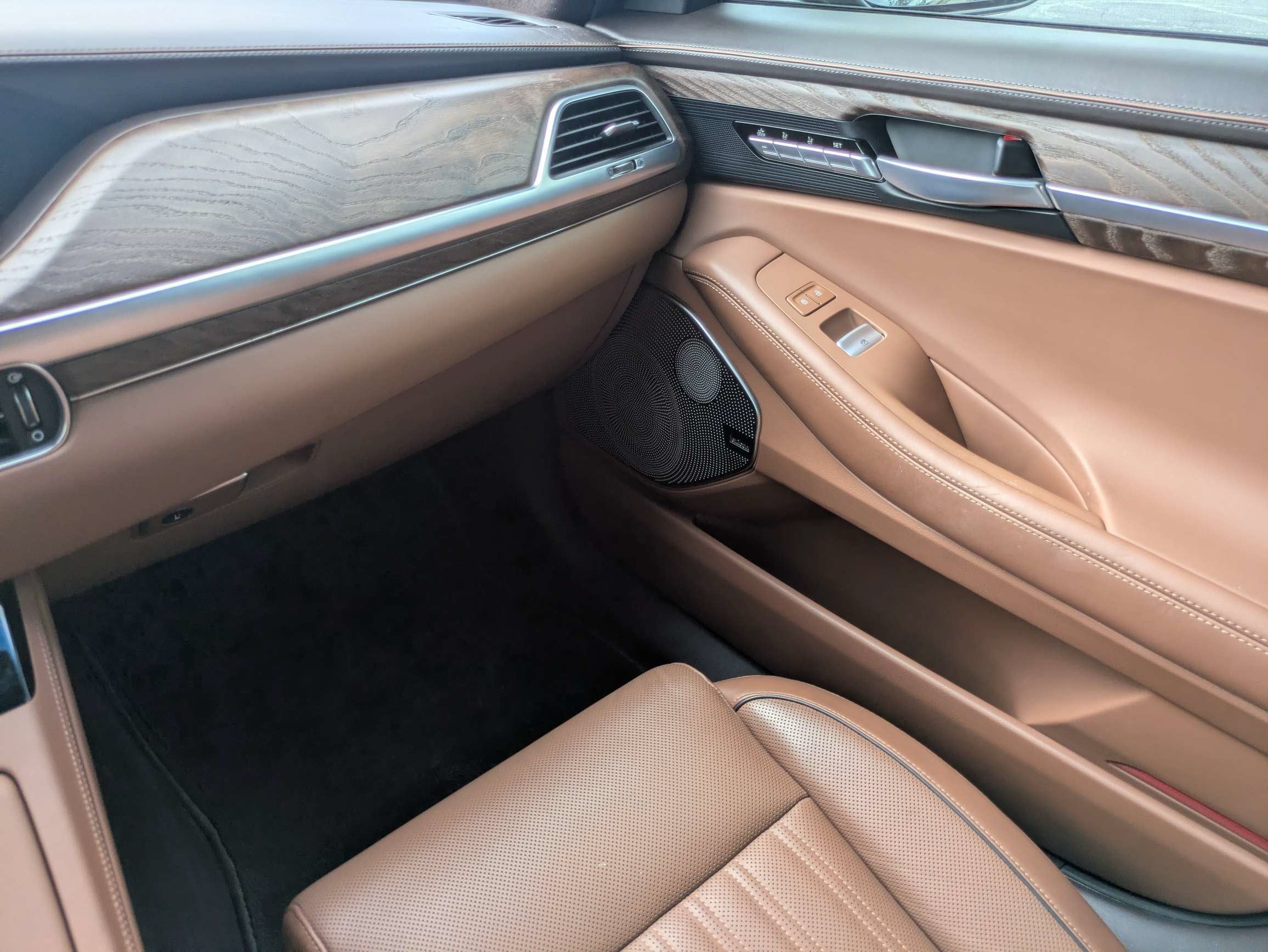 2020 Genesis G90 5.0 Ultimate RWD