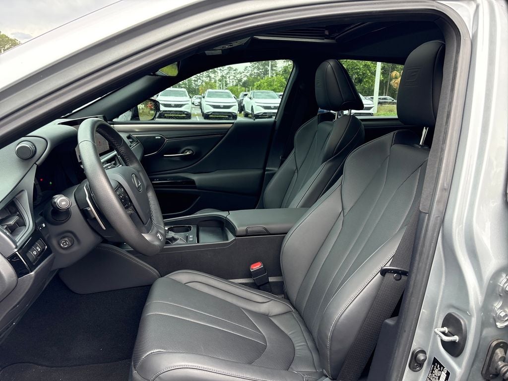 2024 Lexus ES 300h F SPORT Handling