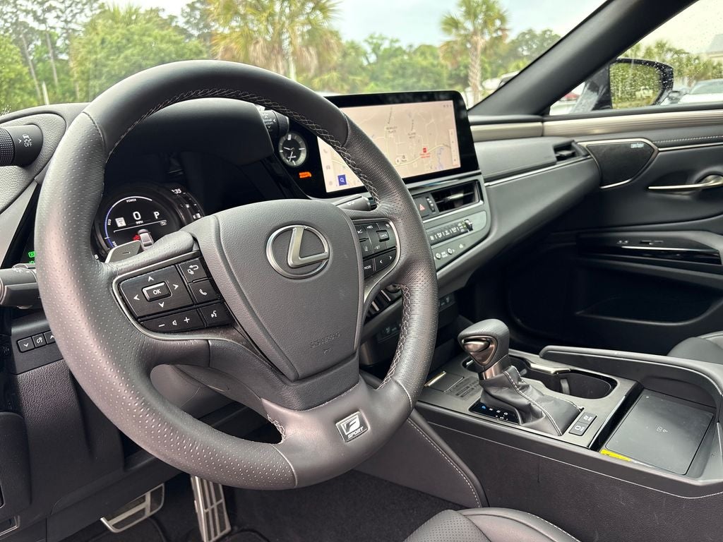 2024 Lexus ES 300h F SPORT Handling