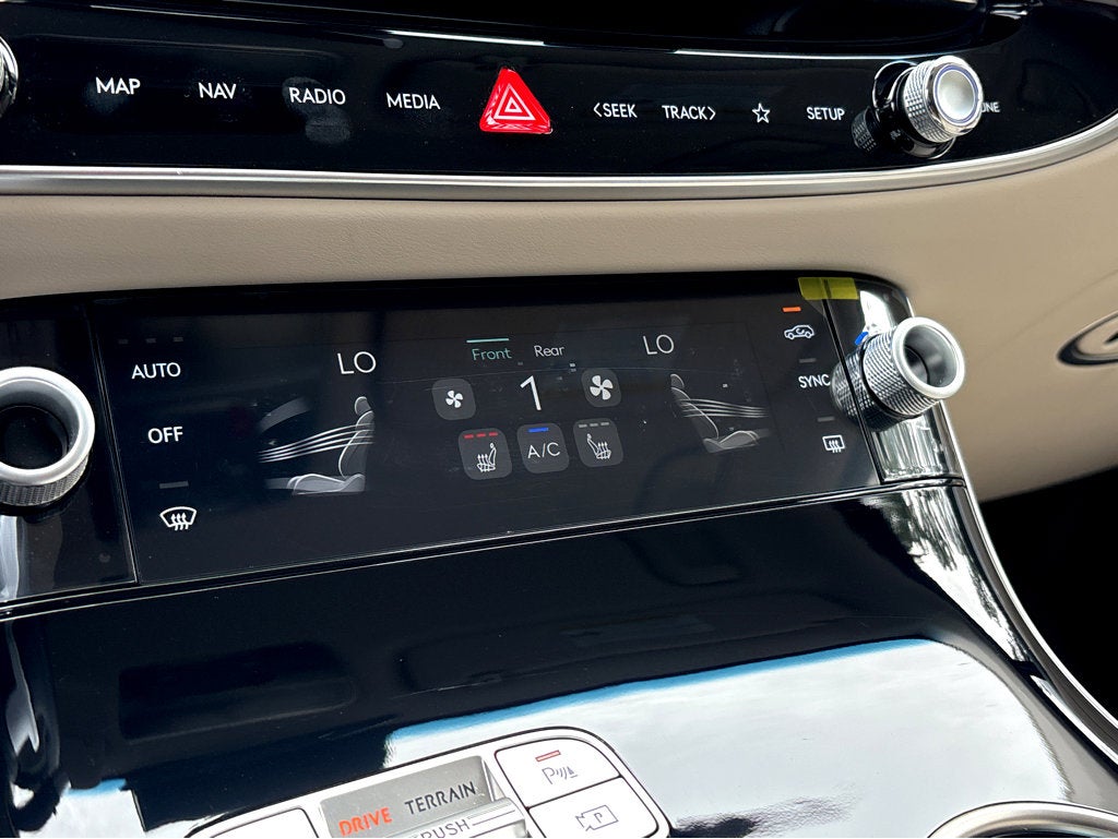 2026 Genesis GV70 2.5T