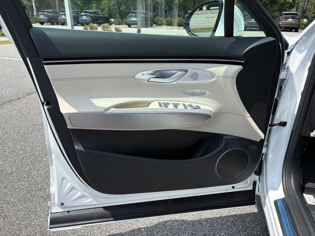 2027 Genesis GV70 2.5T Select