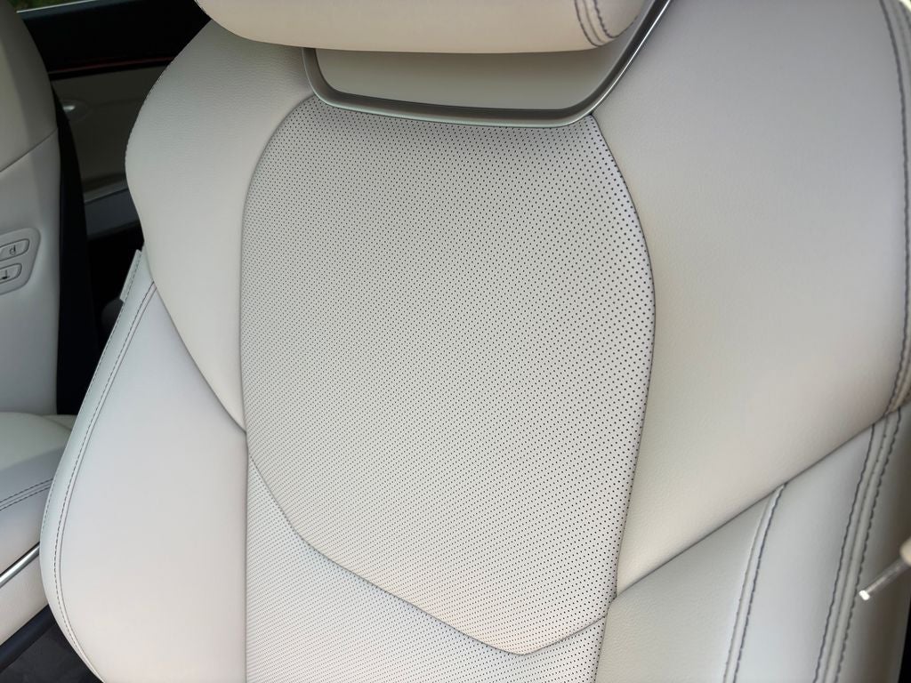 2027 Genesis GV70 2.5T Select