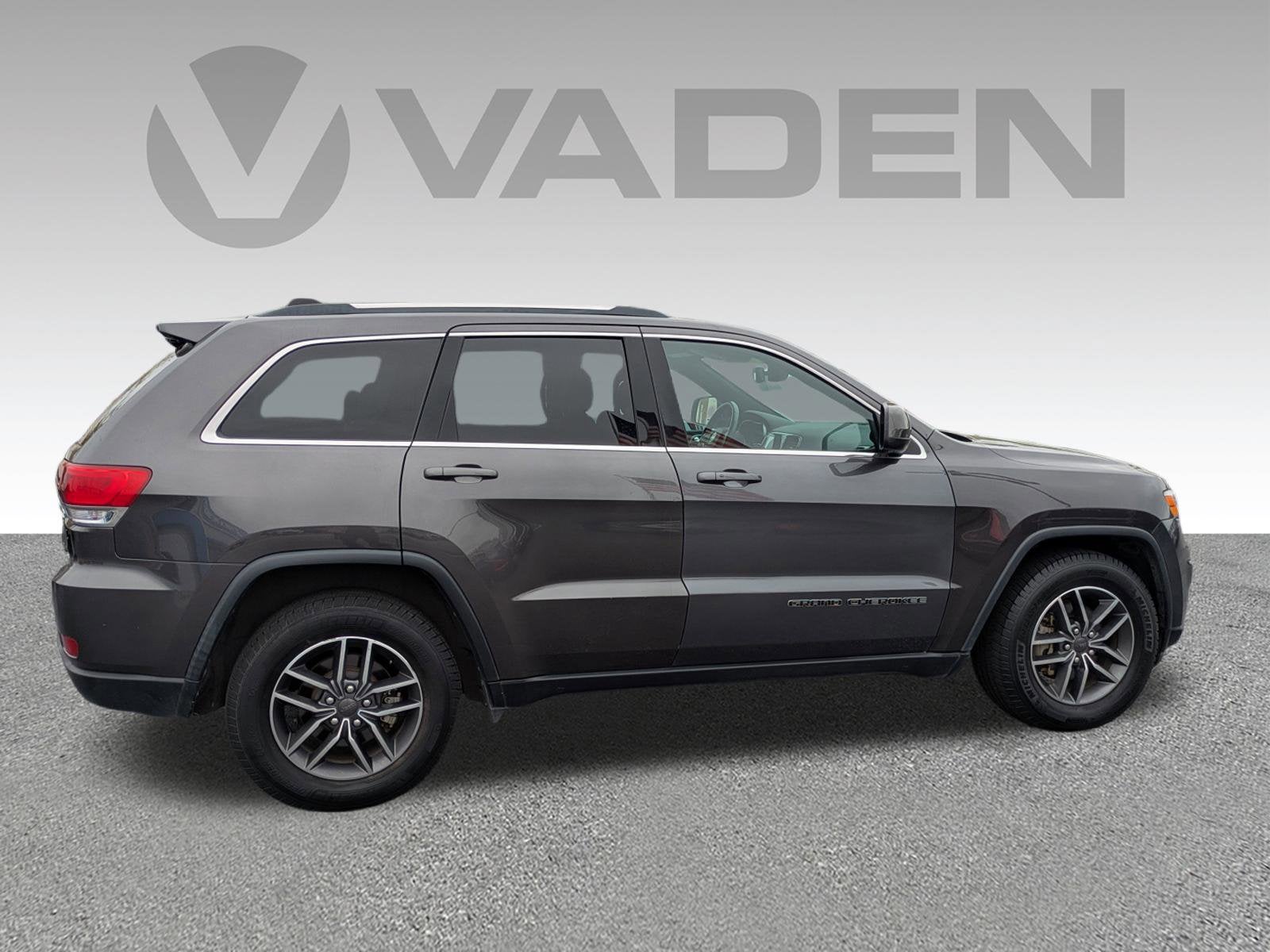 2019 Jeep Grand Cherokee Laredo E