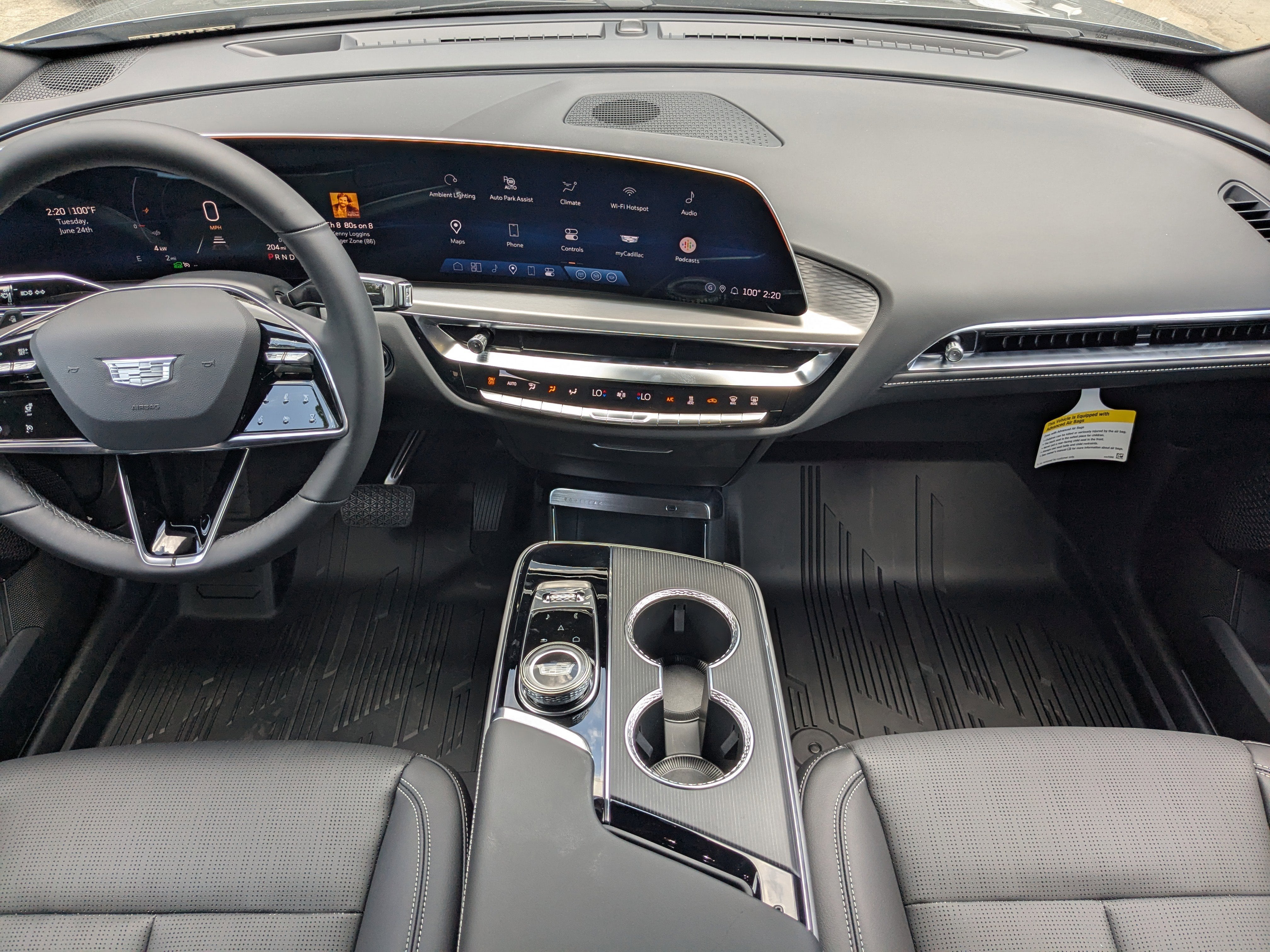 2025 Cadillac LYRIQ Luxury 1