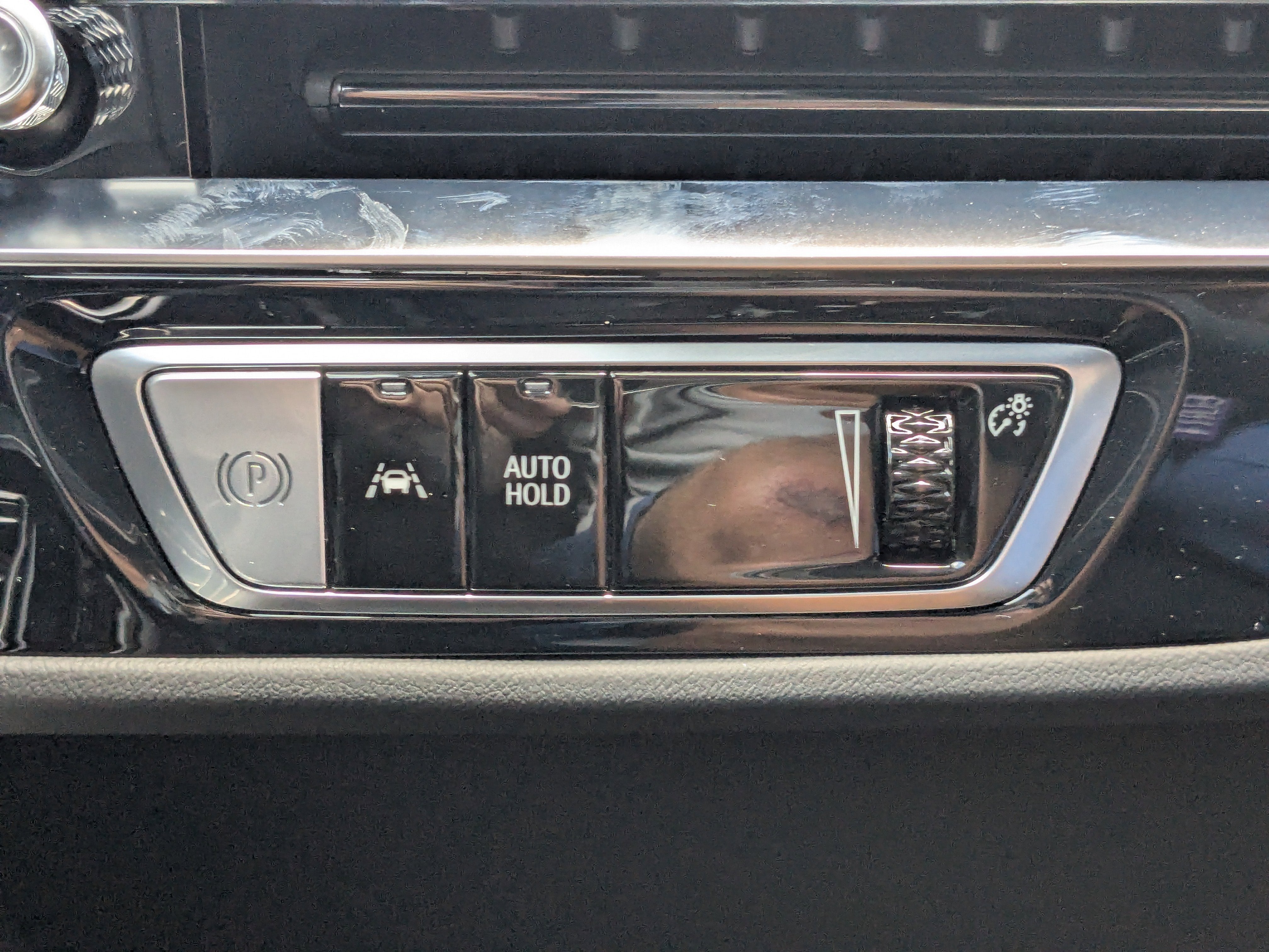 2025 Cadillac LYRIQ Luxury 1