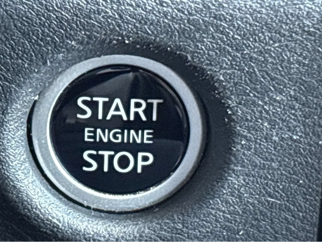 2024 Nissan Frontier Crew Cab SL 4x2