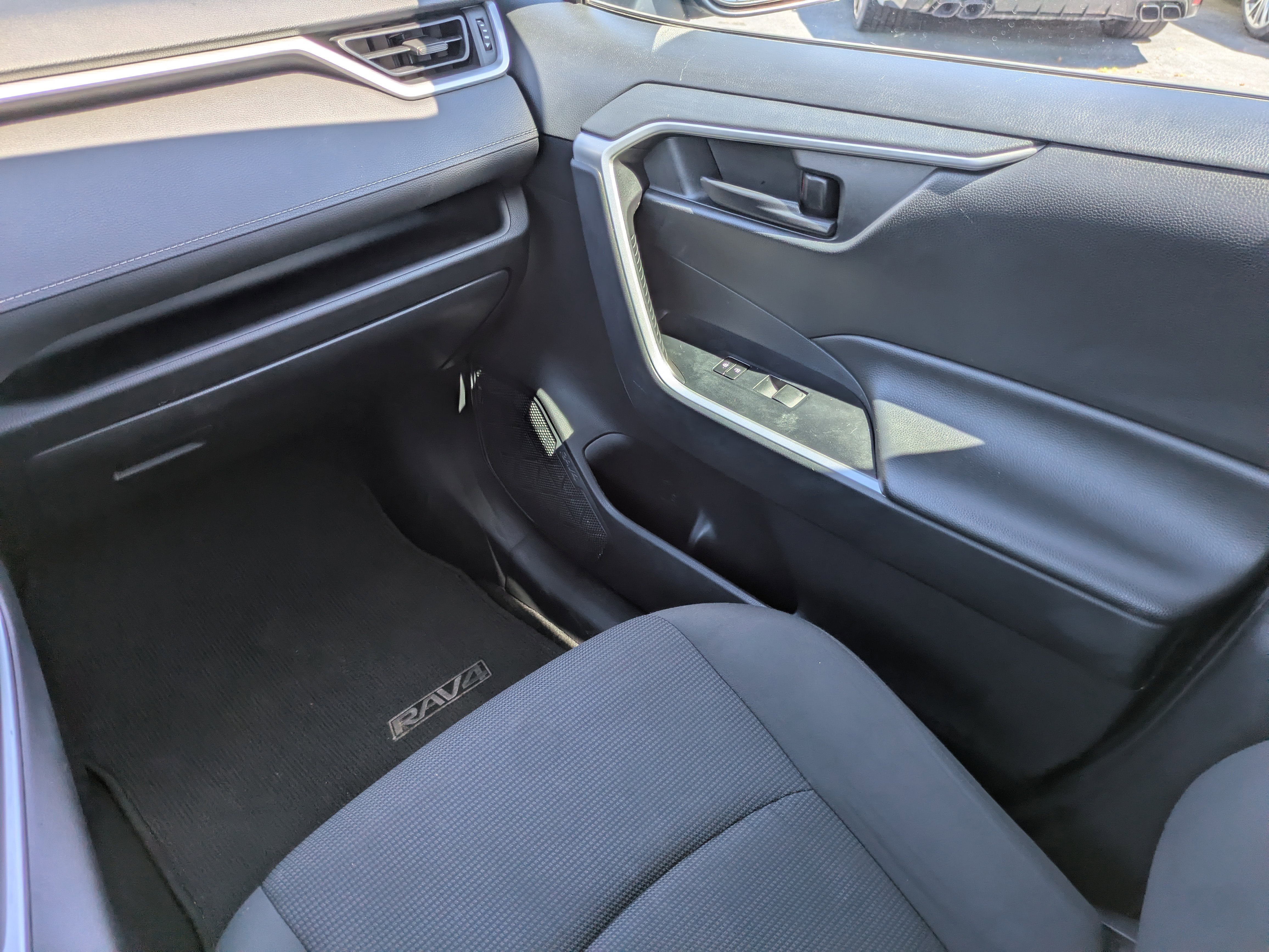 2019 Toyota RAV4 Hybrid LE