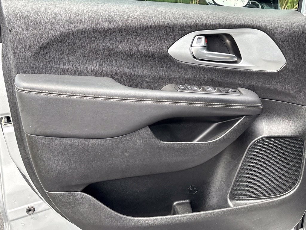 2024 Chrysler Pacifica Touring
