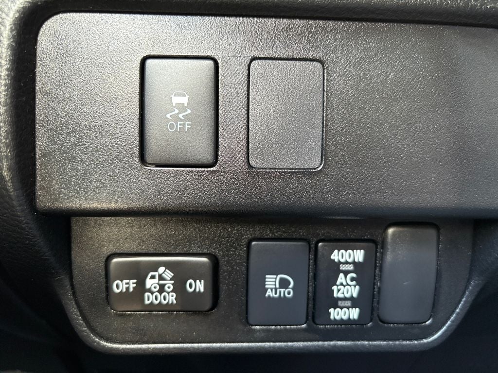 2022 Toyota Tacoma 4WD SR