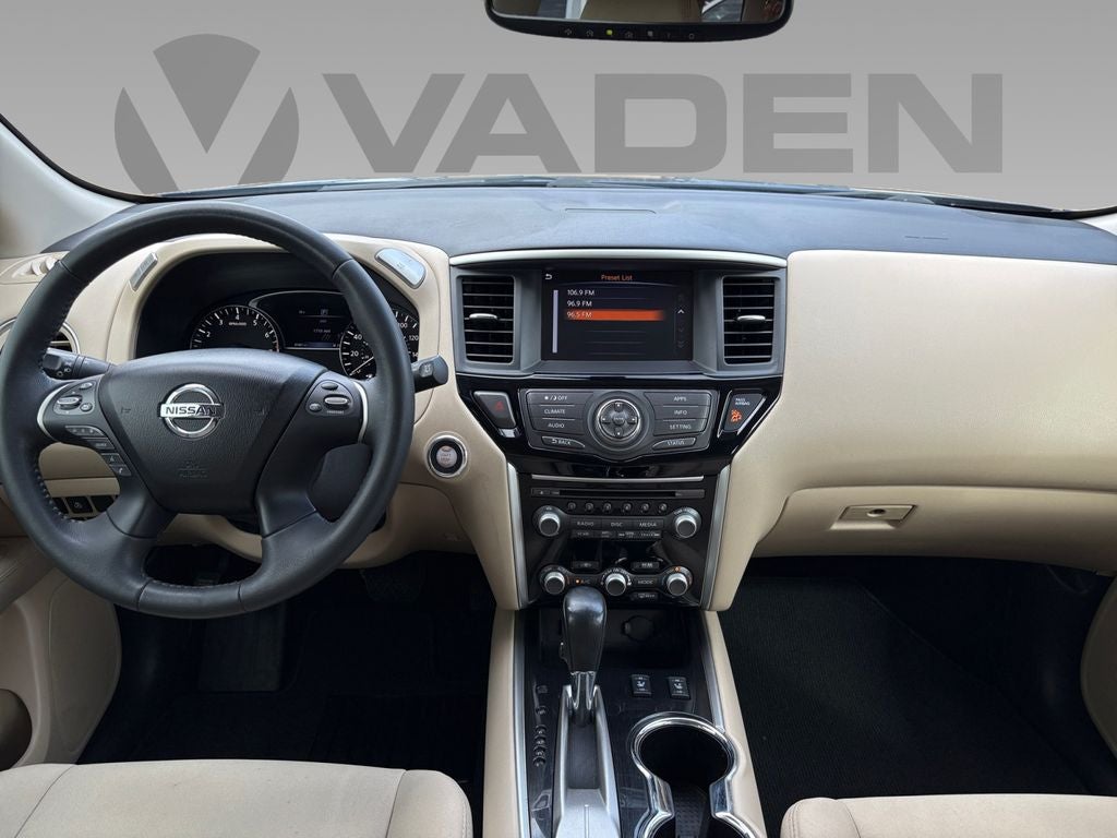 2017 Nissan Pathfinder SV