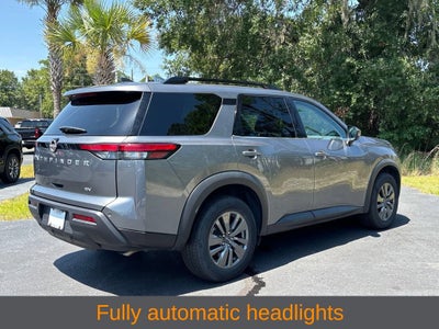 2024 Nissan Pathfinder SV